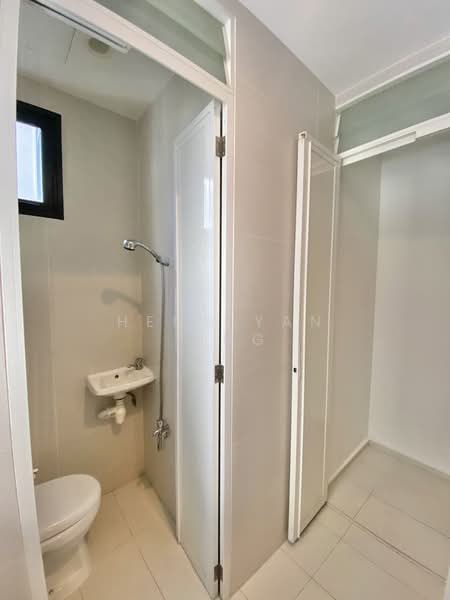 Uber 388 Condominium For Sale at S$ 2,700,000 | PropertyGuru Singapore - Bathroom