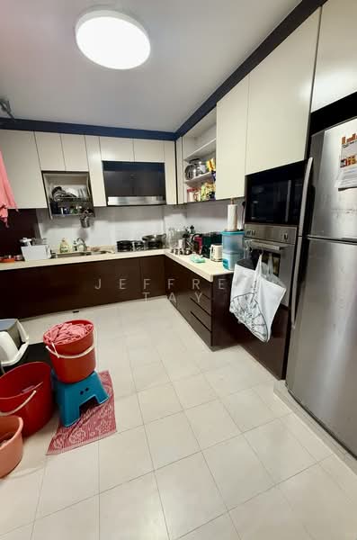 199 Pasir Ris Street 12 HDB Flat For Sale at S$ 710,000 | PropertyGuru Singapore - Kitchen