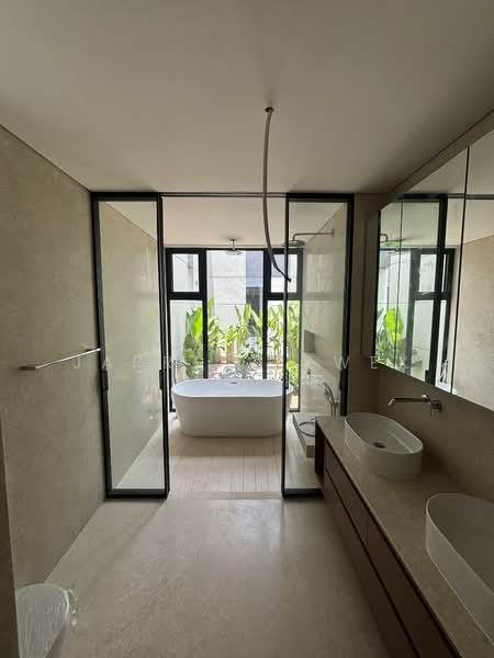 ⭐️ D15 Siglap Bungalow ⭐️ Detached House For Sale at S$ 10,800,000 | PropertyGuru Singapore - Bathroom