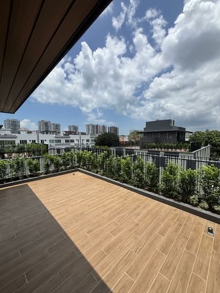 ⭐️ D15 Siglap Bungalow ⭐️ Detached House For Sale at S$ 10,800,000 | PropertyGuru Singapore - Balcony