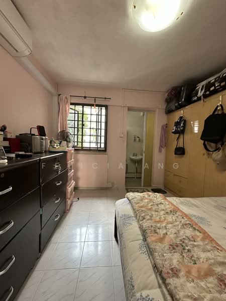 790 Yishun Avenue 2 HDB Flat For Sale at S$ 518,000 | PropertyGuru Singapore - Bedroom