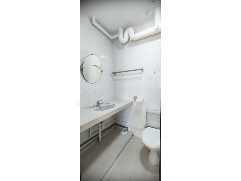 712 Tampines Street 71, 712 Tampines Street 71, 3 Bedrooms, 1,281 sqft, HDB Flat For Rent, by Colin Ng, 500084843 - Bathroom - PropertyGuru.com.sg