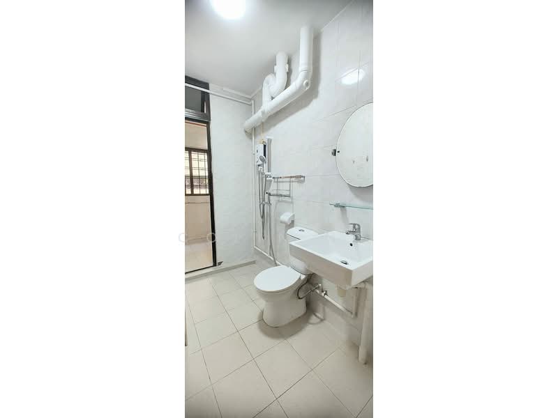 712 Tampines Street 71, 712 Tampines Street 71, 3 Bedrooms, 1,281 sqft, HDB Flat For Rent, by Colin Ng, 500084843 - Bathroom - PropertyGuru.com.sg
