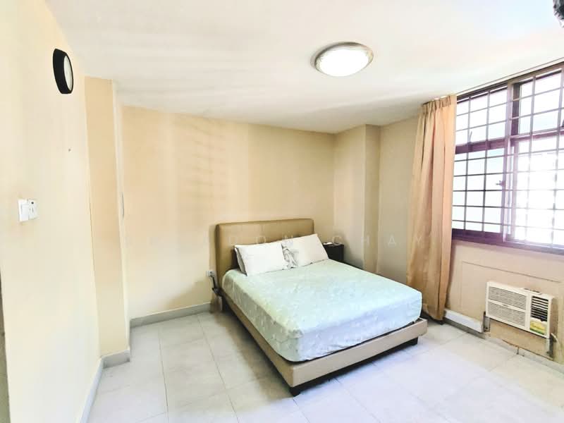 661 Choa Chu Kang Crescent HDB Flat For Sale at S$ 520,000 | PropertyGuru Singapore - Bedroom