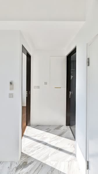 Pavilion Square Condominium For Sale at S$ 649,999 | PropertyGuru Singapore - Corridor