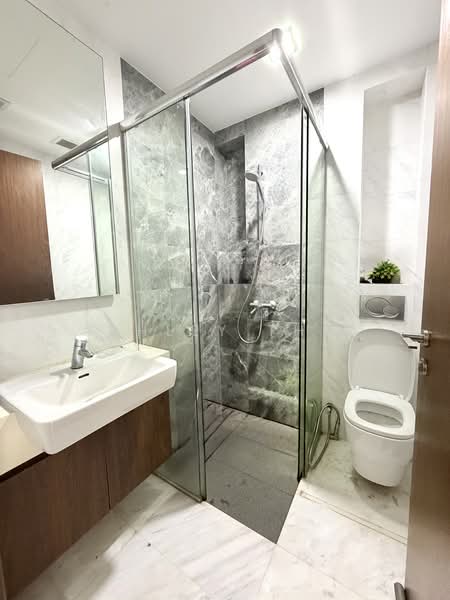 Spottiswoode 18 Condominium For Sale at S$ 1,699,999 | PropertyGuru Singapore - Bathroom