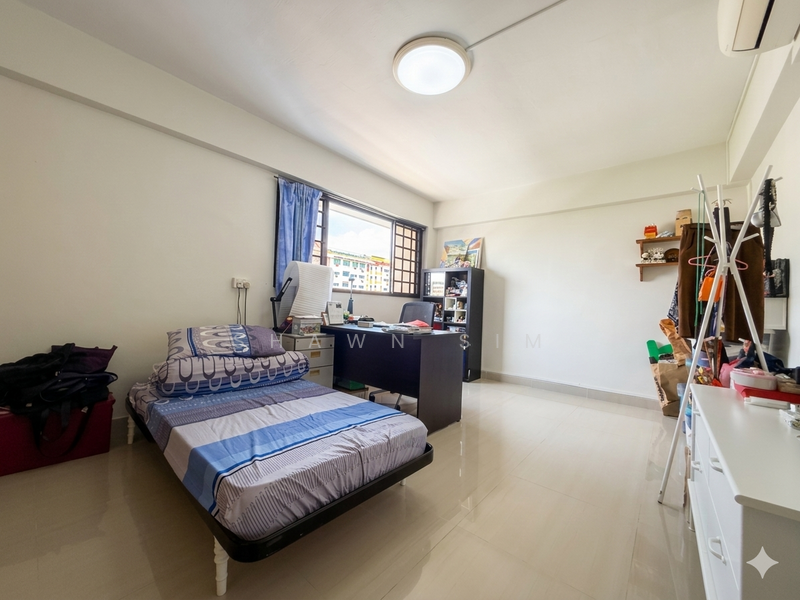 298 Tampines Street 22 HDB Flat For Sale at S$ 780,000 | PropertyGuru Singapore - Bedroom