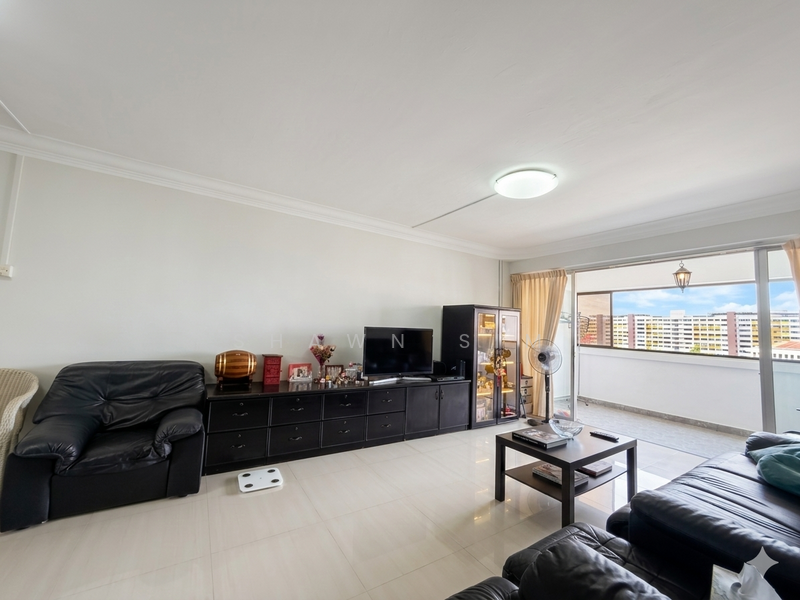 298 Tampines Street 22 HDB Flat For Sale at S$ 780,000 | PropertyGuru Singapore - Living Room