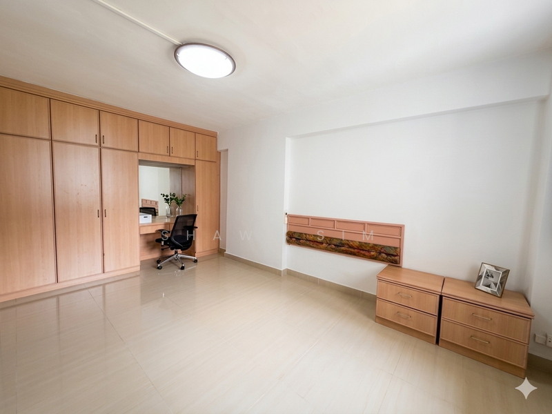 298 Tampines Street 22 HDB Flat For Sale at S$ 780,000 | PropertyGuru Singapore - Study