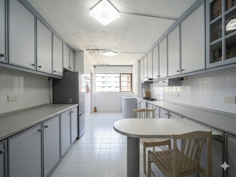 298 Tampines Street 22 HDB Flat For Sale at S$ 780,000 | PropertyGuru Singapore - Kitchen