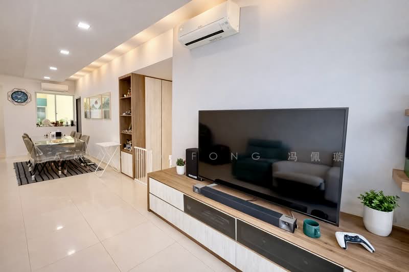 Cheap Bright & Spacious 3-Bedroom for Sale in D19, Well-Renovated, Move-in Ready! Rare in Supply!, , 3 Bedrooms, 1,360 sqft, Condominium For Sale, by Amanda Fong 冯佩璇, 500084855 - Living Room - PropertyGuru.com.sg