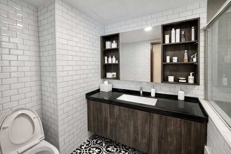 Cheap Bright & Spacious 3-Bedroom for Sale in D19, Well-Renovated, Move-in Ready! Rare in Supply!, , 3 Bedrooms, 1,360 sqft, Condominium For Sale, by Amanda Fong 冯佩璇, 500084855 - Bathroom - PropertyGuru.com.sg