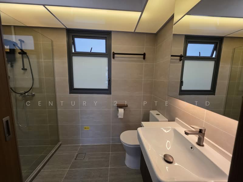241C Tengah Central, 241C Tengah Central, 3 Bedrooms, 1,011 sqft, HDB Flat For Rent, by JOHNNY GOH, 500084917 - Bathroom - PropertyGuru.com.sg