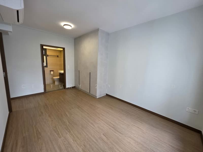 241C Tengah Central, 241C Tengah Central, 3 Bedrooms, 1,011 sqft, HDB Flat For Rent, by JOHNNY GOH, 500084917 - Bathroom - PropertyGuru.com.sg