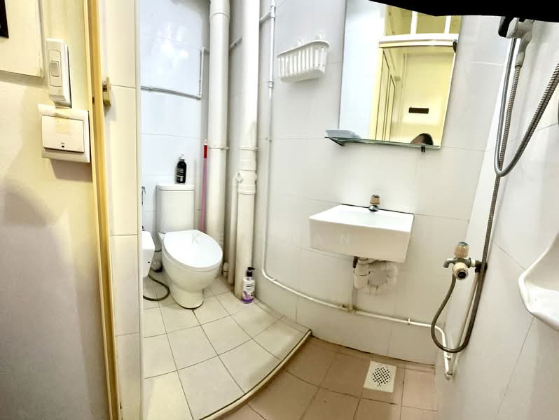 Central Green, 1 Jalan Membina, Room Rental, 120 sqft, Condominium For Rent, by Ken Tan, 500084929 - Bathroom - PropertyGuru.com.sg