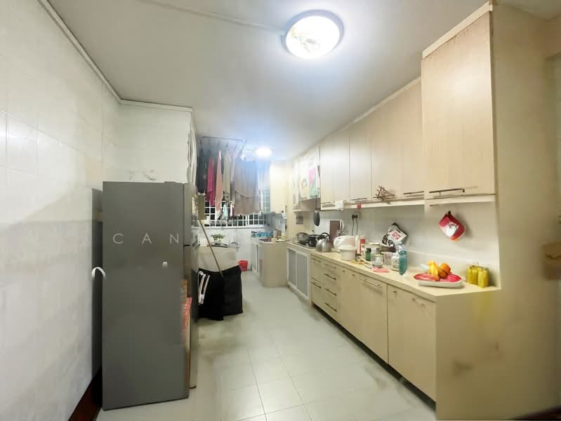 248 Bukit Batok East Avenue 5 HDB Flat For Sale at S$ 458,000 | PropertyGuru Singapore - Kitchen