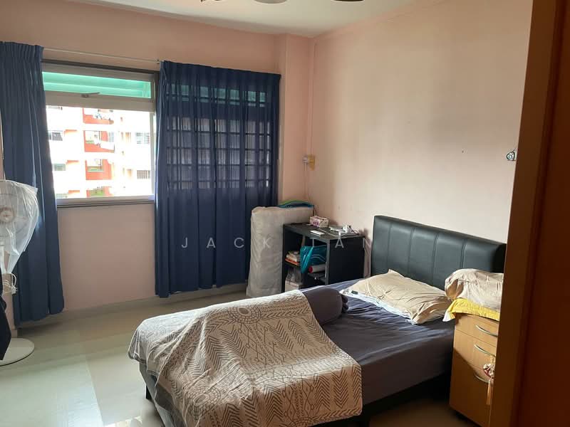 640 Bedok Reservoir Road HDB Flat For Sale at S$ 1,000,000 | PropertyGuru Singapore - Bedroom