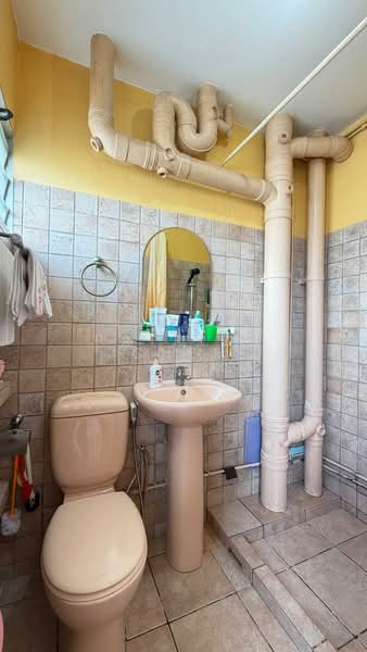 572 Pasir Ris Street 53, 572 Pasir Ris Street 53, 3 Bedrooms, 1,216 sqft, HDB Flat For Sale, by Patrick Chee, 500084964 - Bathroom - PropertyGuru.com.sg
