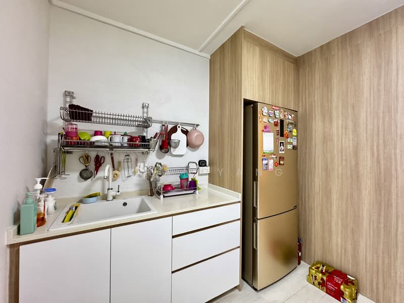 541 Serangoon North Avenue 4 HDB Flat For Sale at S$ 708,888 | PropertyGuru Singapore - Kitchen