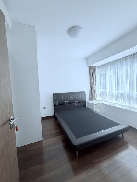 Suites at Orchard Condominium For Sale at S$ 1,300,000 | PropertyGuru Singapore - Bedroom