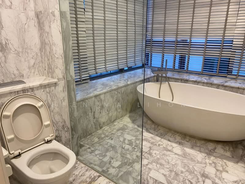 VIVA, 2 Suffolk Walk, 4 Bedrooms, 1,991 sqft, Condominium For Rent, by Helen Ma Lihong, 500084992 - Bathroom - PropertyGuru.com.sg