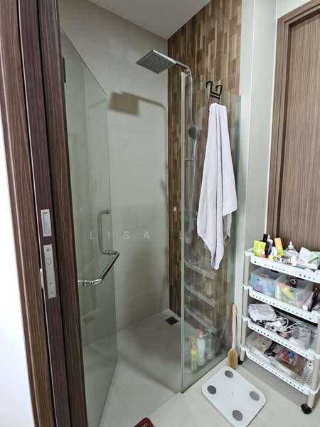 Laurel Tree, Hillview Terrace, 1 Bedroom, 463 sqft, Condominium For Rent, by Lisa Lim, 500084994 - Bathroom - PropertyGuru.com.sg