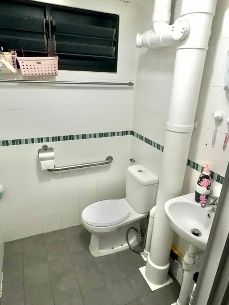 25 Marsiling Drive, 25 Marsiling Drive, Room Rental, 140 sqft, HDB Flat For Rent, by Sen Hock Yi (HY) 陈学毅, 500084998 - Bathroom - PropertyGuru.com.sg