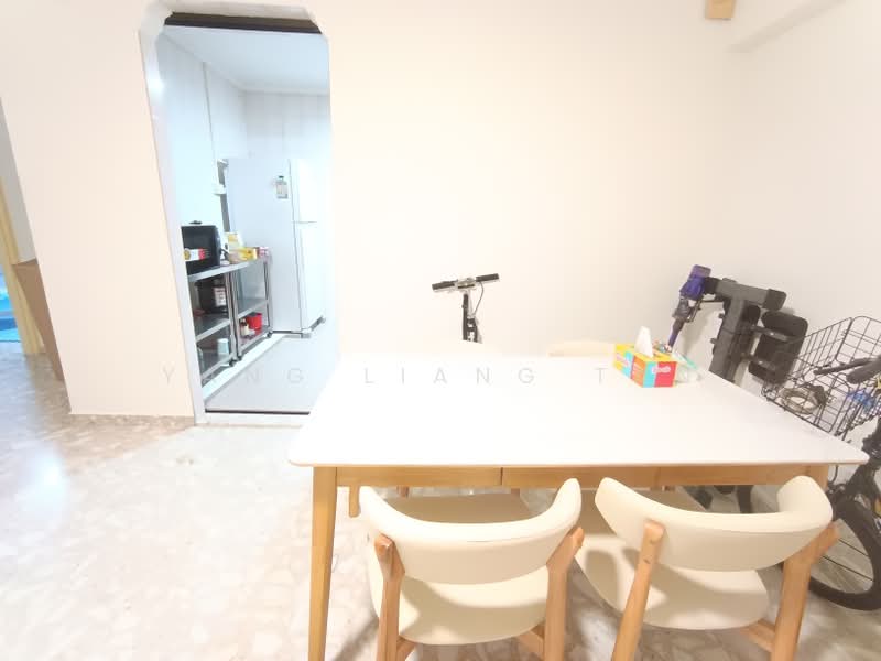 711 Tampines Street 71, 711 Tampines Street 71, Room Rental, 100 sqft, HDB Flat For Rent, by Yang Liang Tan, 500085016 - Dining Room - PropertyGuru.com.sg