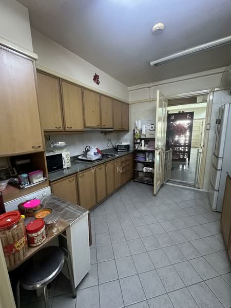 Springside Avenue Semi-Detached House For Sale at S$ 5,800,000 | PropertyGuru Singapore - Kitchen