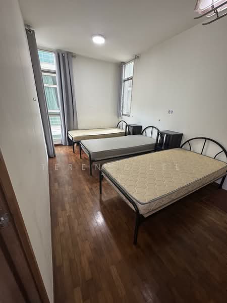 Lilydale Condominium For Sale at S$ 1,100,000 | PropertyGuru Singapore - Bedroom