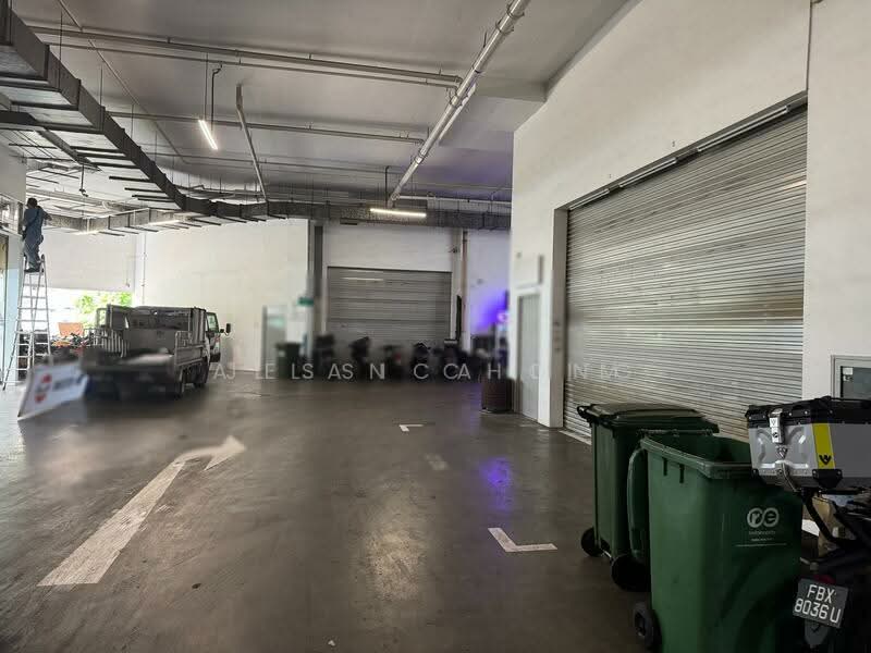 Pioneer Point, 5 Soon Lee Street, Boon Lay / Jurong / Tuas, 1,066 sqft, Factory / Workshop (B2) For Sale, by Allan Chong, 500085081 - Car Park - CommercialGuru.com.sg
