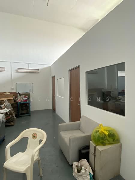 Pioneer Point, 5 Soon Lee Street, Boon Lay / Jurong / Tuas, 1,066 sqft, Factory / Workshop (B2) For Sale, by Allan Chong, 500085081 - Interior - CommercialGuru.com.sg