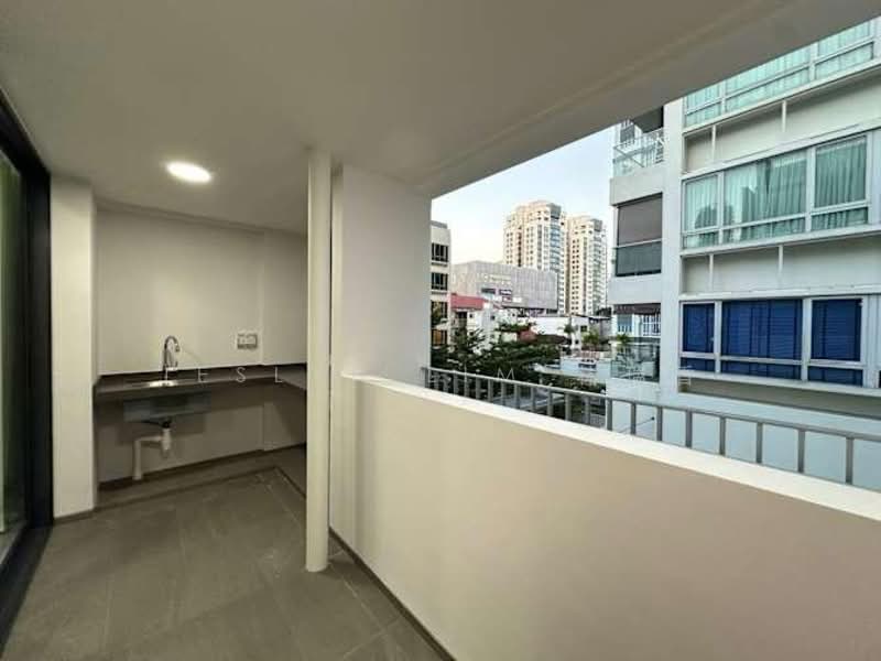 Freehold 5 Storeys Modern Rebuilt near Novena, , 10+ Bedrooms, 4,209 sqft, Terraced House For Sale, by Jeslyn Lim 林瑞香, 500085084 - Balcony - PropertyGuru.com.sg