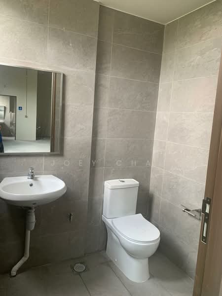 Stellar @ Tampines, 12 Tampines North Drive 4, 1,689 sqft, Factory / Workshop (B2) For Rent, by Joey Chan, 500085102 - Bathroom - CommercialGuru.com.sg