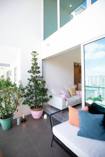 Eight Riversuites Condominium For Sale at S$ 2,150,000 | PropertyGuru Singapore