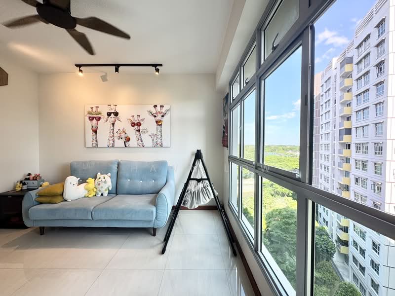 126D Canberra Street HDB Flat For Sale at S$ 750,000 | PropertyGuru Singapore - Living Room