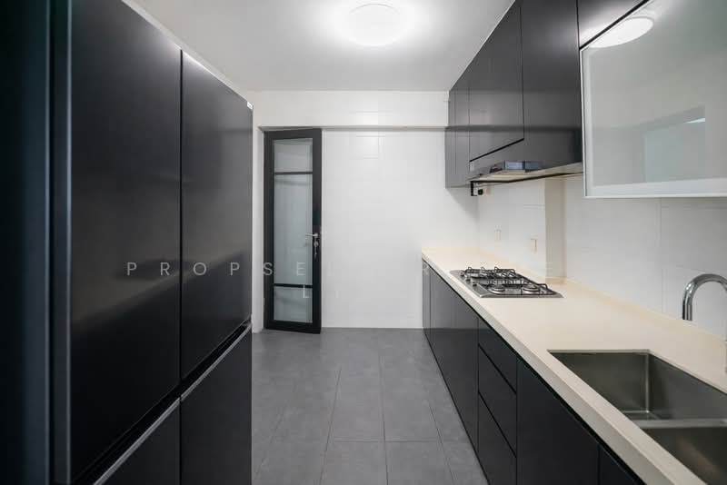 258C Punggol Field HDB Flat For Sale at S$ 650,000 | PropertyGuru Singapore - Kitchen