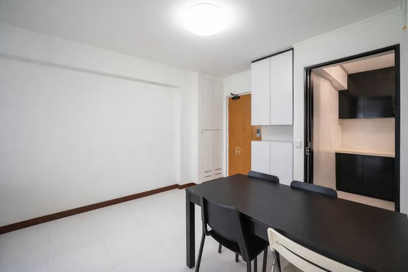 258C Punggol Field HDB Flat For Sale at S$ 650,000 | PropertyGuru Singapore - Dining Room