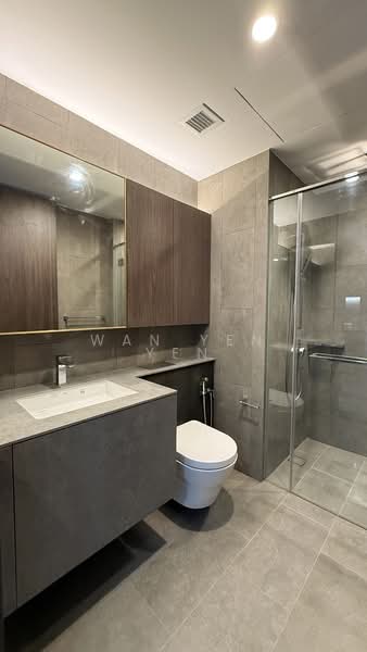 Midtown Modern Condominium For Sale at S$ 1,480,000 | PropertyGuru Singapore - Bathroom