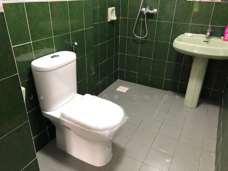 Melville Park, 12 Simei Street 1, 2 Bedrooms, 958 sqft, Apartment For Rent, by Jan Jacob Chiong, 500085140 - Bathroom - PropertyGuru.com.sg