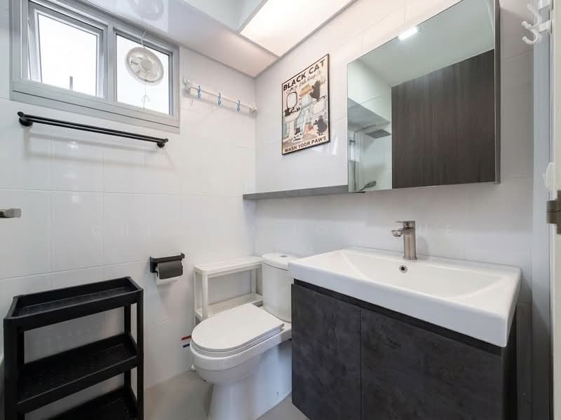 95 Henderson Road HDB Flat For Sale at S$ 1,050,000 | PropertyGuru Singapore - Master Bathroom