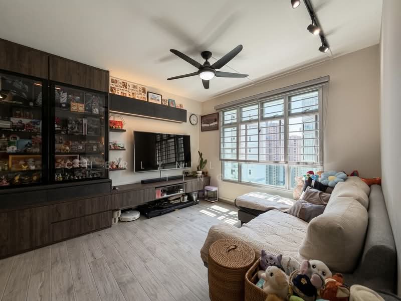 95 Henderson Road HDB Flat For Sale at S$ 1,050,000 | PropertyGuru Singapore - Living Room