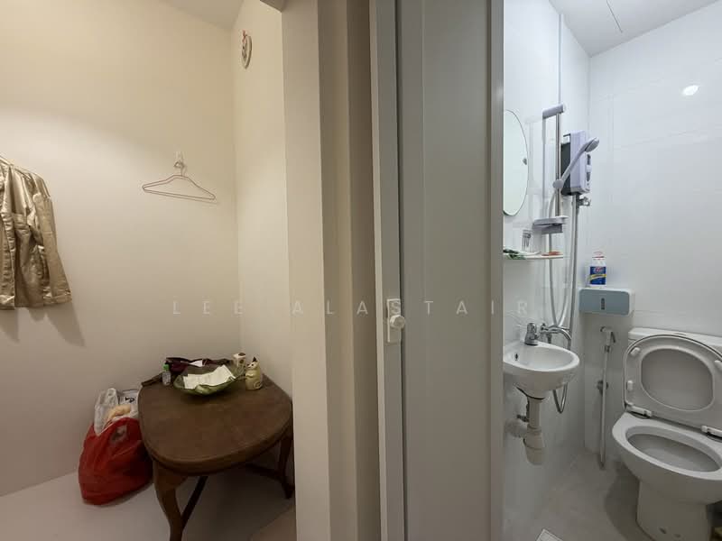 Tanamera Crest Condominium For Sale at S$ 1,250,000 | PropertyGuru Singapore - Bathroom
