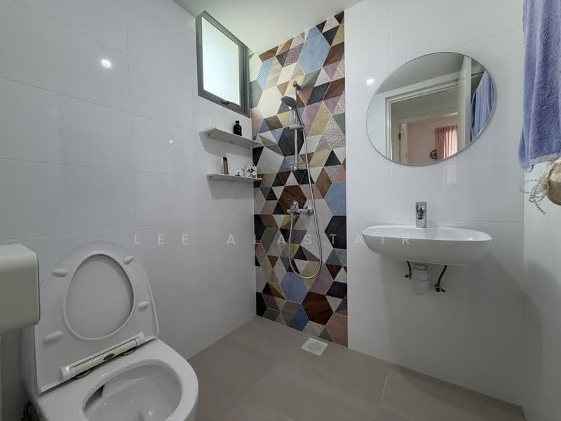 Tanamera Crest Condominium For Sale at S$ 1,250,000 | PropertyGuru Singapore - Bathroom