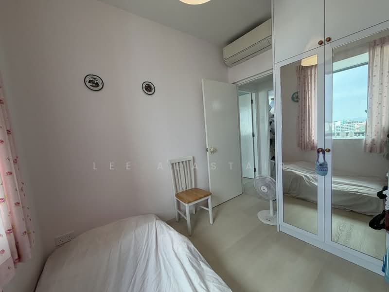 Tanamera Crest Condominium For Sale at S$ 1,250,000 | PropertyGuru Singapore - Bedroom