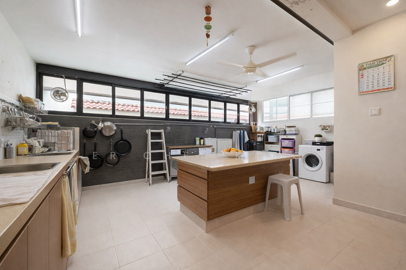 The Riverina Terraced House For Sale at S$ 2,900,000 | PropertyGuru Singapore - Kitchen