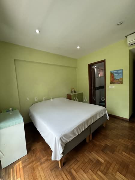 Sunrise Gardens Condominium For Sale at S$ 1,500,000 | PropertyGuru Singapore - Bedroom