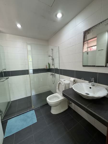 Sunrise Gardens Condominium For Sale at S$ 1,500,000 | PropertyGuru Singapore - Bathroom