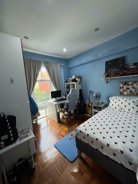 Sunrise Gardens Condominium For Sale at S$ 1,500,000 | PropertyGuru Singapore - Bedroom