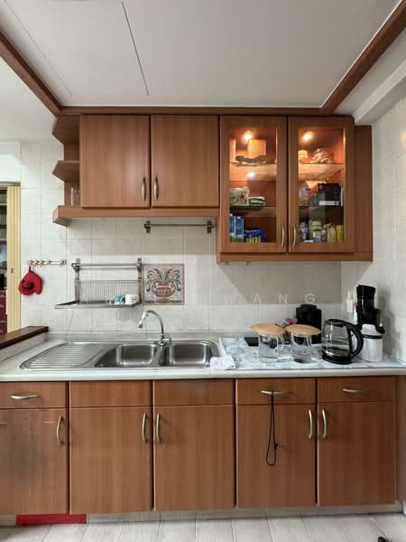 Sunrise Gardens Condominium For Sale at S$ 1,500,000 | PropertyGuru Singapore - Kitchen